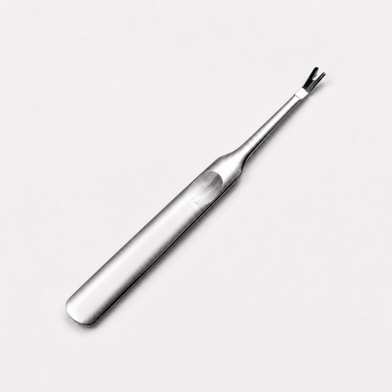 Outil V-Cut Retire-Cuticules